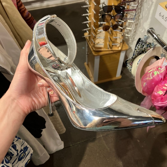 Sz 40 NIB $990 Alexander McQueen heels